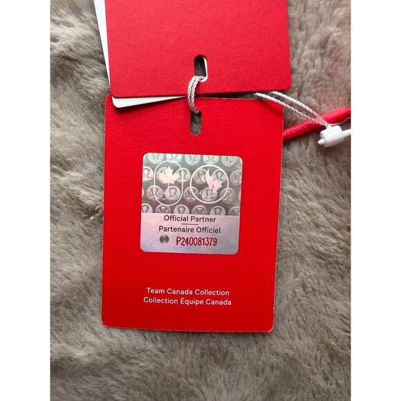 Lululemon Team Canada Future Legacy Mini Belt Bag Red 1L Recycled Content Adjust - Picture 4 of 10